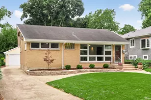 392 Windsor Ave, Glen Ellyn, IL 60137 - Photo 1