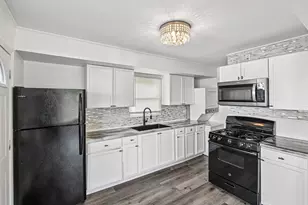 264 Arcadia St, Park Forest, IL 60466 - Photo 2