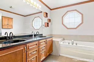 624 Kresswood Dr, McHenry, IL 60050 - Photo 18