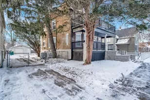 319 N Hickory St, Joliet, IL 60435 - Photo 2