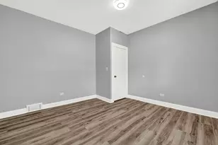 319 N Hickory St, Joliet, IL 60435 - Photo 12