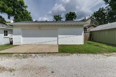 609 E Market Street, Bloomington, IL 61701 - Photo 30