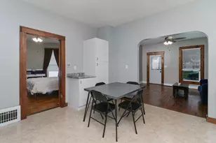 609 E Market St, Bloomington, IL 61701 - Photo 8