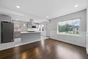 433 W 100th St, Chicago, IL 60628 - Photo 4