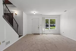 45 Willow Cir, Cary, IL 60013 - Photo 6