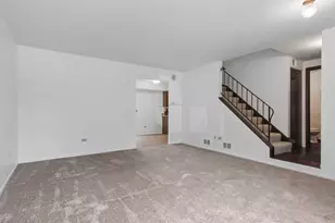 45 Willow Cir, Cary, IL 60013 - Photo 8