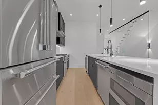 505 W Elm Ave, Chicago, IL 60610 - Photo 50
