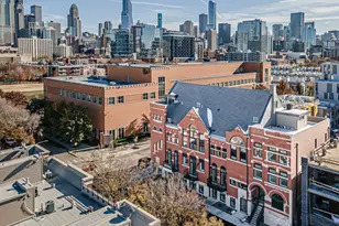 505 W Elm Ave, Chicago, IL 60610 - Photo 2