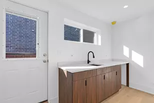 505 W Elm Ave, Chicago, IL 60610 - Photo 32