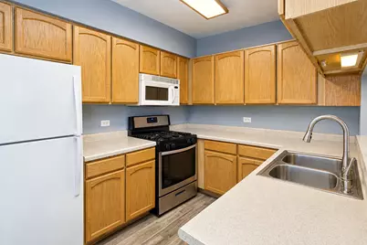 700 Savannah Lane, Crystal Lake, IL 60014 - Photo 6