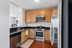 225 N Columbus Dr, Chicago, IL 60601 - Photo 12