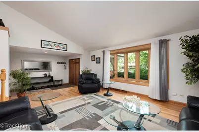 9S434 Allison Court, Willowbrook, IL 60527 - Photo 2