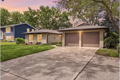 190 S Circle Avenue, Bloomingdale, IL 60108 - Photo 2