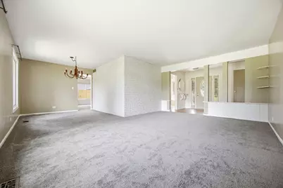 190 S Circle Avenue, Bloomingdale, IL 60108 - Photo 6