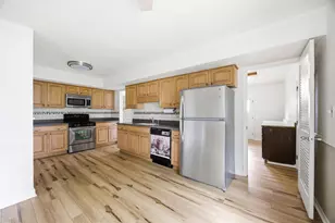 190 S Circle Ave, Bloomingdale, IL 60108 - Photo 10