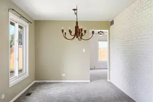 190 S Circle Ave, Bloomingdale, IL 60108 - Photo 8