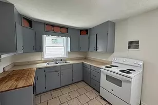 526 N 8th St, Rochelle, IL 61068 - Photo 6