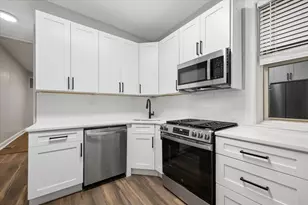 2405 W McLean Ave, Chicago, IL 60647 - Photo 8
