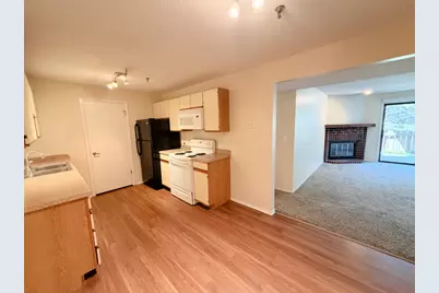 1360 Brook Street #E, Saint Charles, IL 60174 - Photo 2