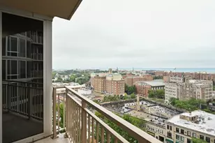 807 Davis St, Evanston, IL 60201 - Photo 8