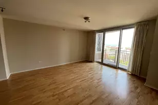 807 Davis St, Evanston, IL 60201 - Photo 6