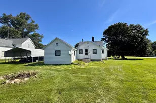 1285 Hickory St, Eldena, IL 61324 - Photo 10