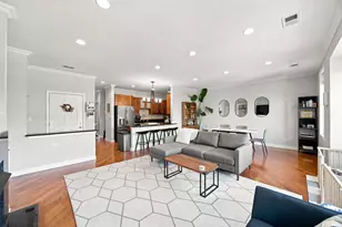2033 W Division St, Chicago, IL 60622 - Photo 4