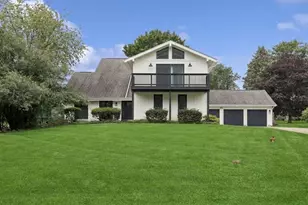 7239 Great Hill Rd, Crystal Lake, IL 60012 - Photo 2