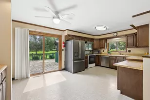 7239 Great Hill Rd, Crystal Lake, IL 60012 - Photo 6