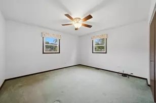 20650 N Florence Ave, Prairie View, IL 60069 - Photo 26