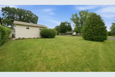 20650 N Florence Avenue, Prairie View, IL 60069 - Photo 6