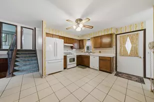 20650 N Florence Ave, Prairie View, IL 60069 - Photo 24