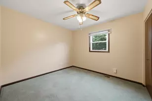 20650 N Florence Ave, Prairie View, IL 60069 - Photo 28