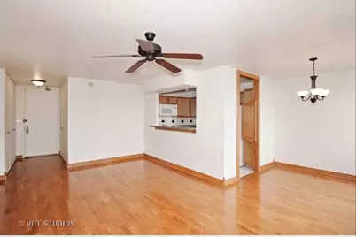 655 W Irving Park Road #1115, Chicago, IL 60613 - Photo 4