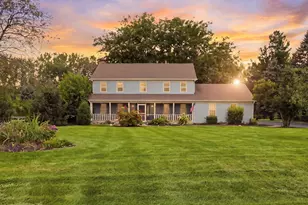 7N660 Cloverfield Cir, Saint Charles, IL 60175 - Photo 1