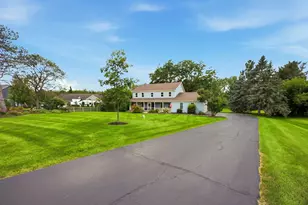 7N660 Cloverfield Cir, Saint Charles, IL 60175 - Photo 4