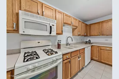 8000 Kilpatrick Avenue #2F, Skokie, IL 60076 - Photo 14