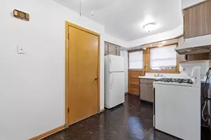 3180 W Meadow Ln Dr, Merrionette Park, IL 60803 - Photo 4