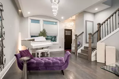 4603 S Calumet Avenue, Chicago, IL 60653 - Photo 2