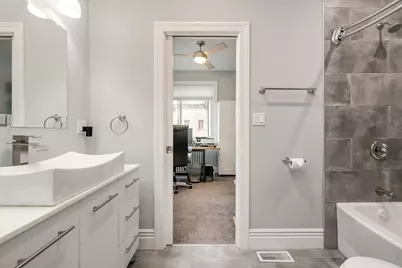 4603 S Calumet Avenue, Chicago, IL 60653 - Photo 18