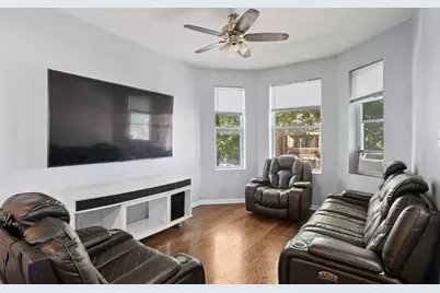 845 N Avers Avenue, Chicago, IL 60651 - Photo 2
