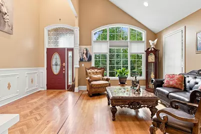 2281 Elmira Avenue, Des Plaines, IL 60018 - Photo 2