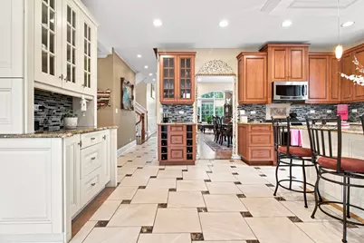 2281 Elmira Avenue, Des Plaines, IL 60018 - Photo 8