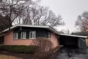 1702 W Oakton St, Arlington Heights, IL 60004 - Photo 1