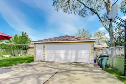 8919 Olcott Avenue, Morton Grove, IL 60053 - Photo 22