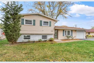 105 Mellbrook Road, Bolingbrook, IL 60440 - Photo 2
