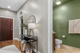 1937 W Diversey Pkwy, Chicago, IL 60614 - Photo 2