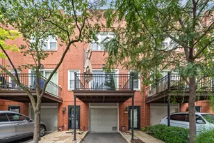 1835 W Oakdale Ave, Chicago, IL 60657 - Photo 1