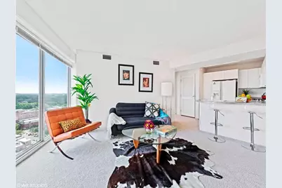 1720 Maple Avenue #2470, Evanston, IL 60201 - Photo 2