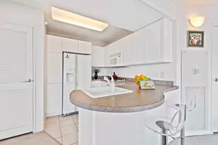 1720 Maple Ave, Evanston, IL 60201 - Photo 4
